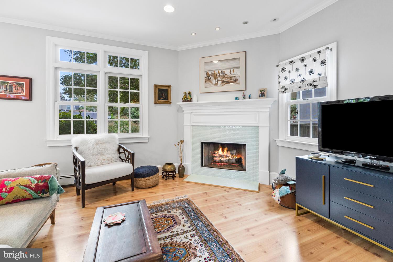 307 ROSLYN AVENUE