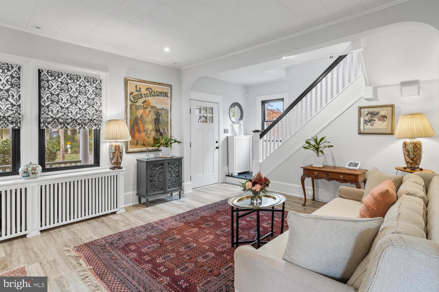307 ROSLYN AVENUE