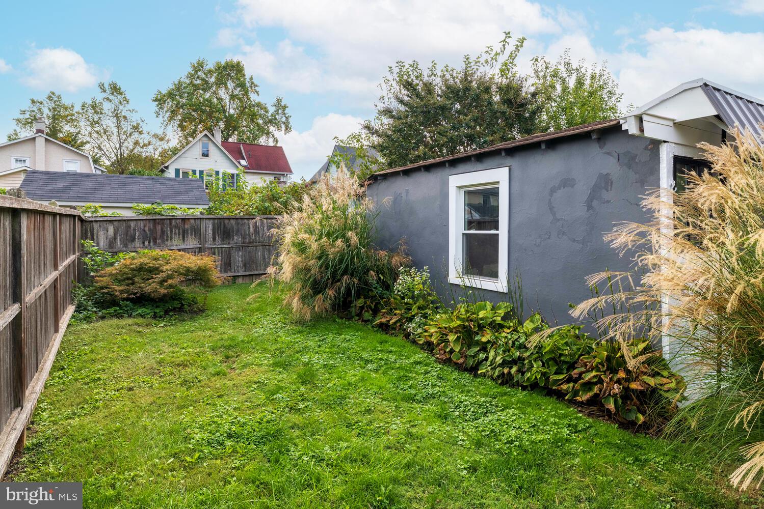 307 ROSLYN AVENUE
