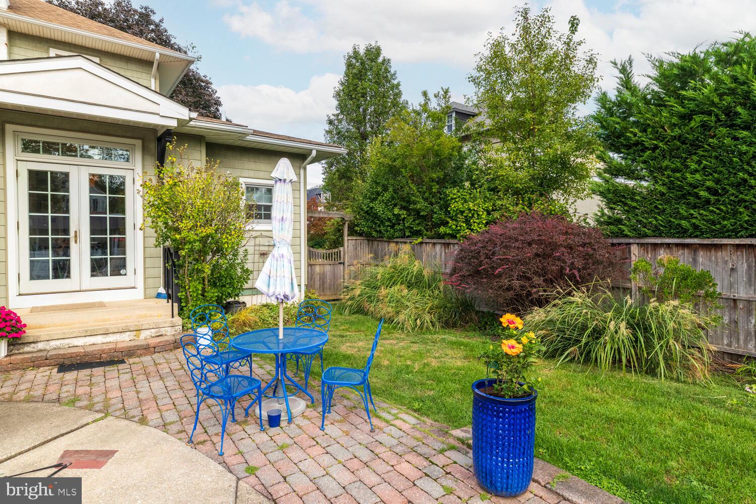 307 ROSLYN AVENUE