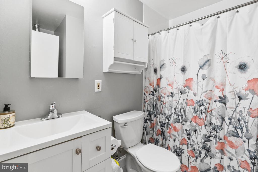 237 ARBOUR COURT