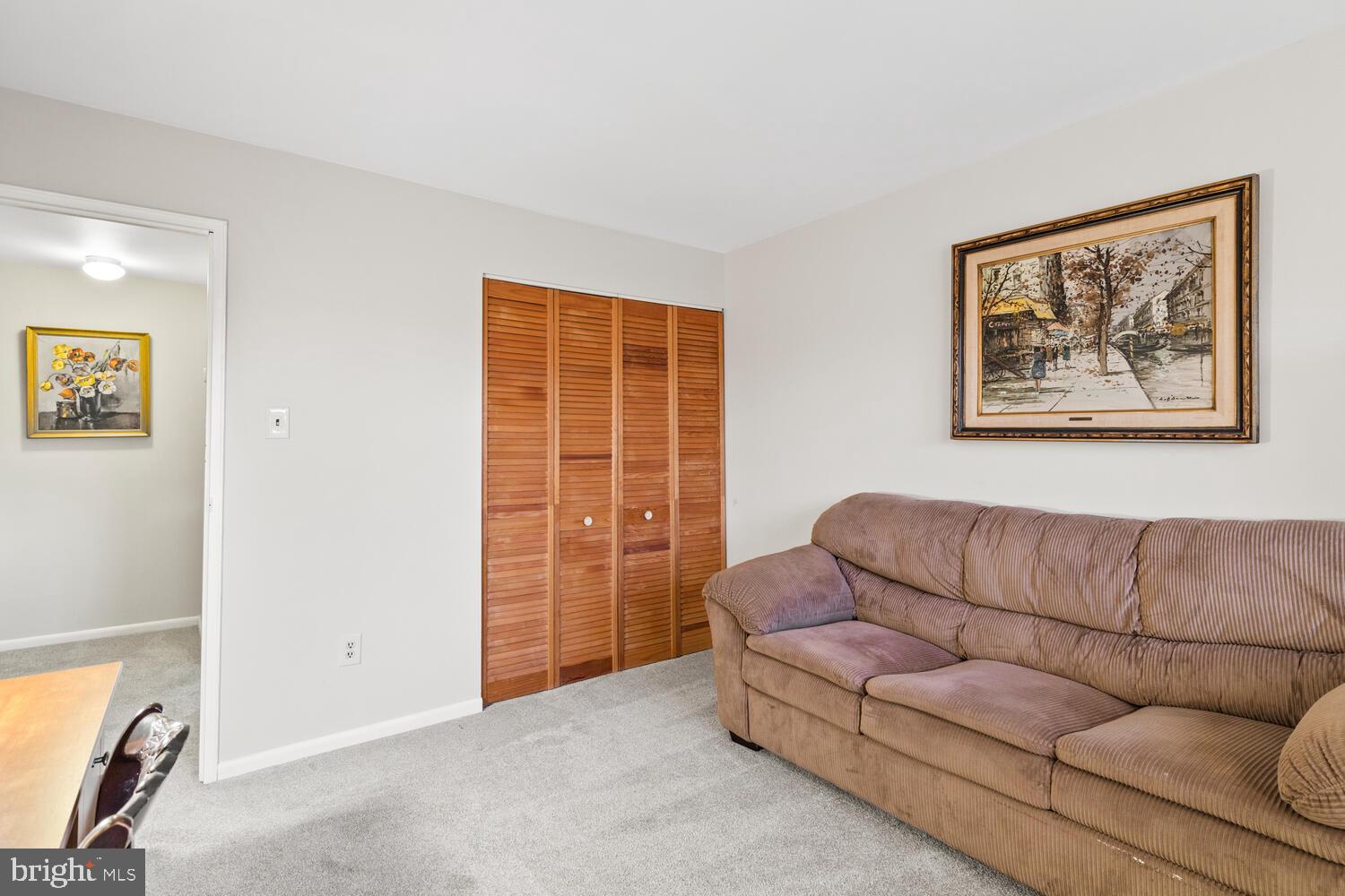 237 ARBOUR COURT