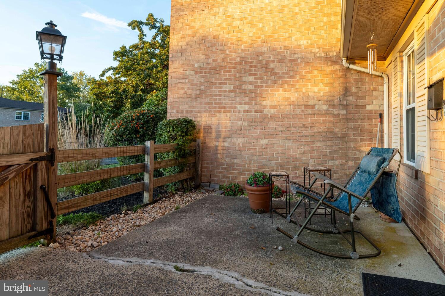 237 ARBOUR COURT
