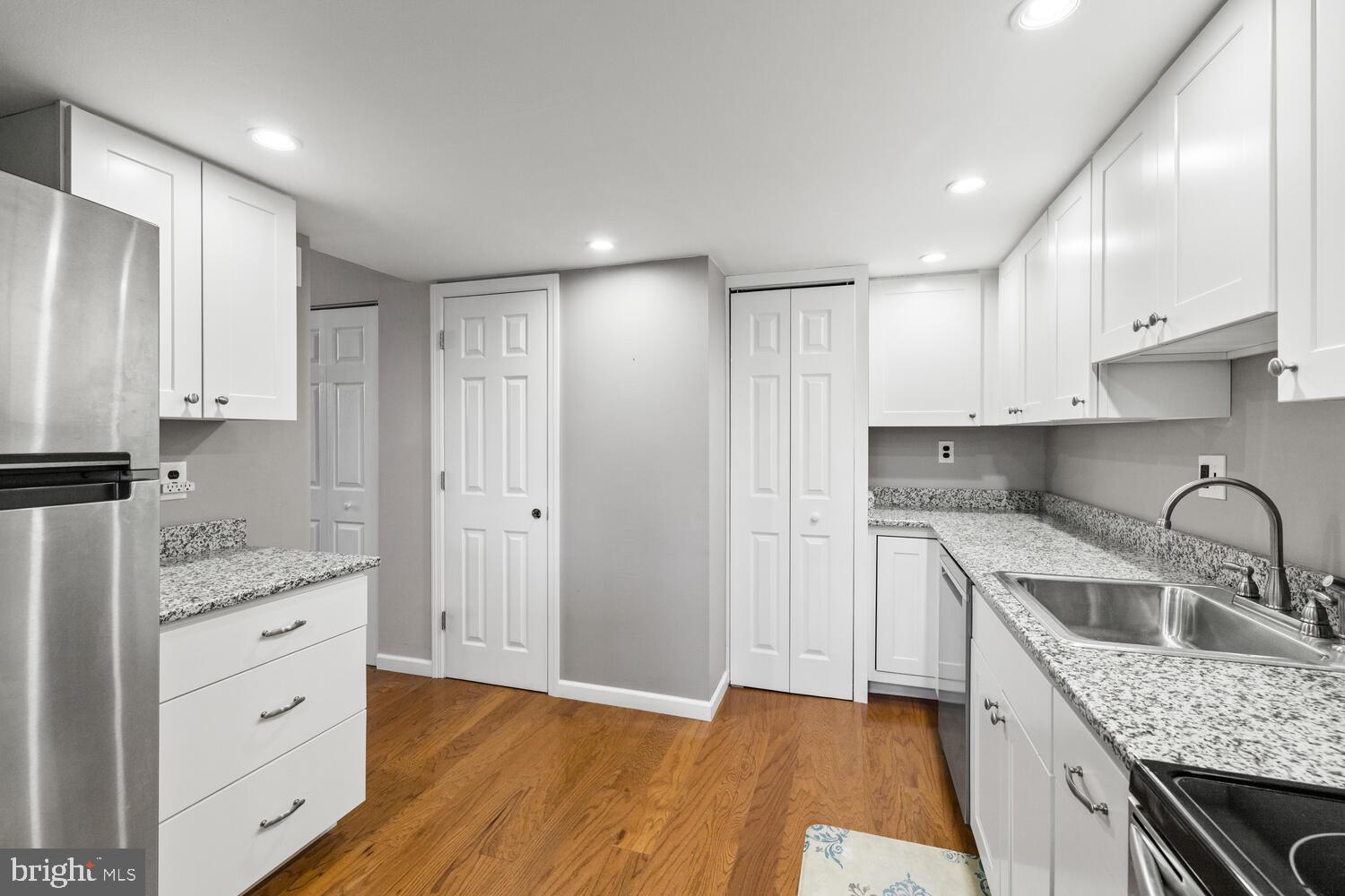 237 ARBOUR COURT