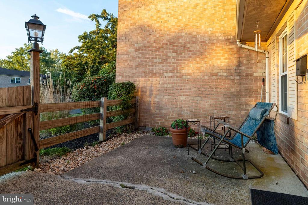 237 ARBOUR COURT