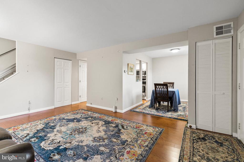 237 ARBOUR COURT