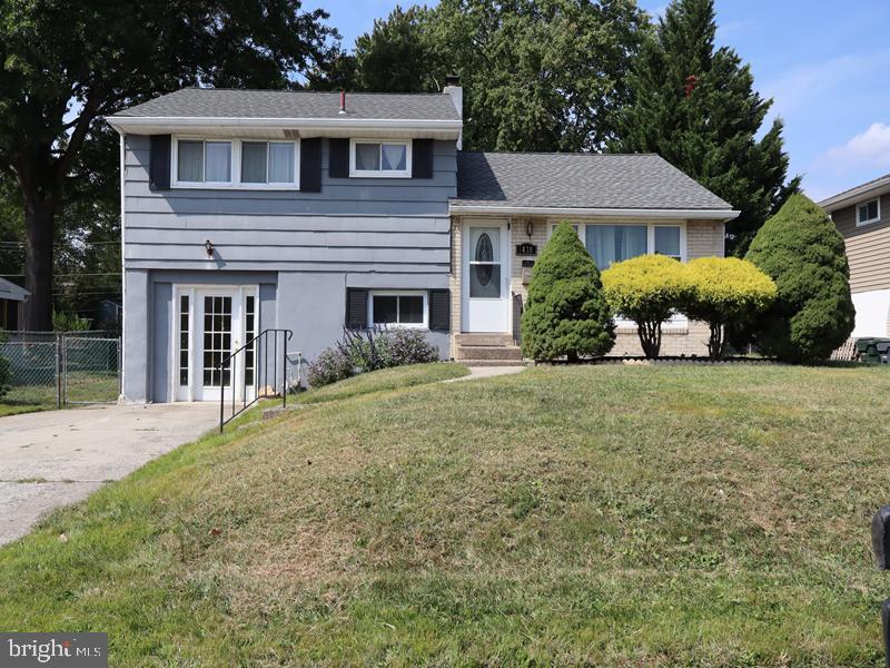 1438 DORIS ROAD