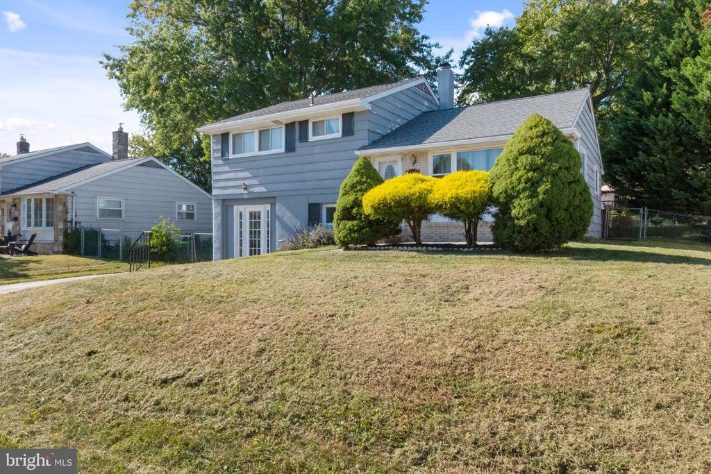 1438 DORIS ROAD