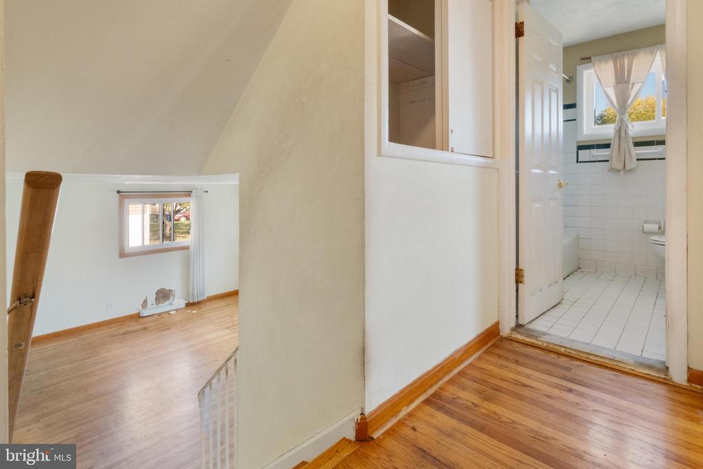 1438 DORIS ROAD