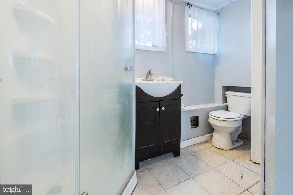 1438 DORIS ROAD
