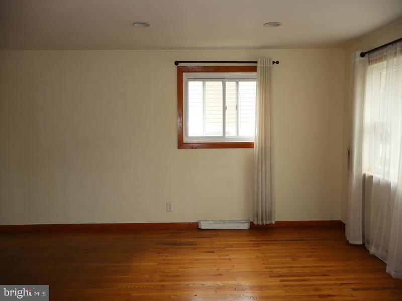 1438 DORIS ROAD