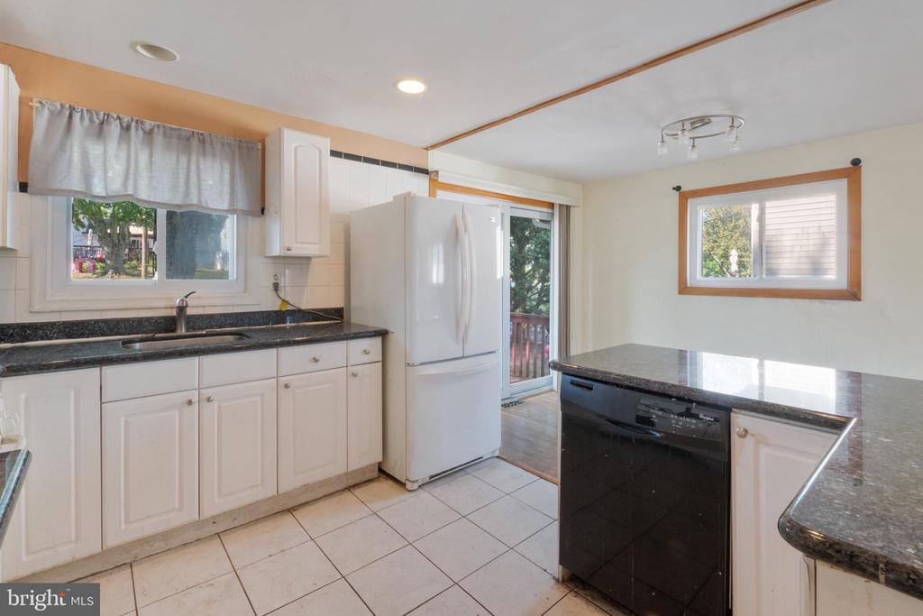 1438 DORIS ROAD