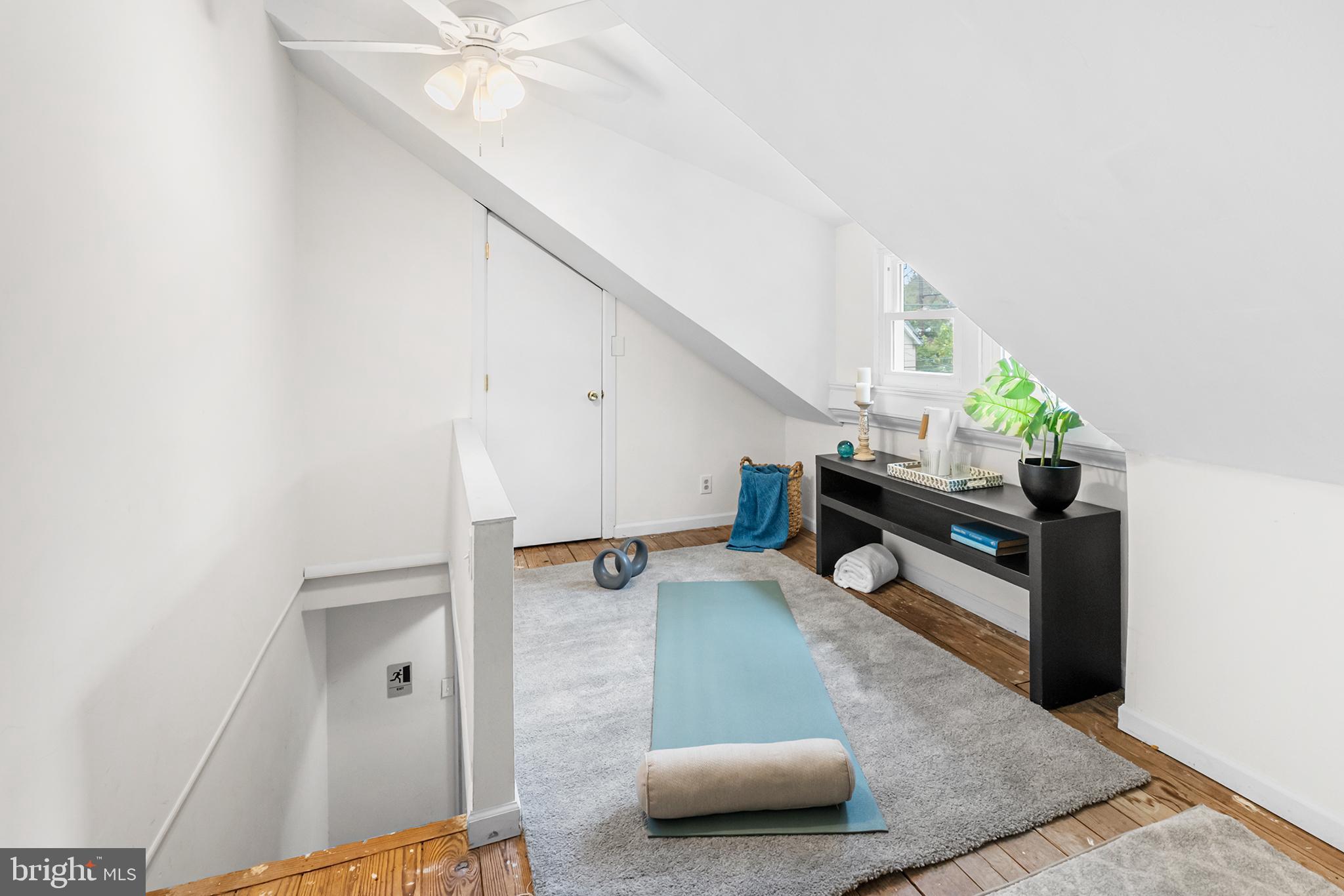308 W GLENSIDE AVENUE