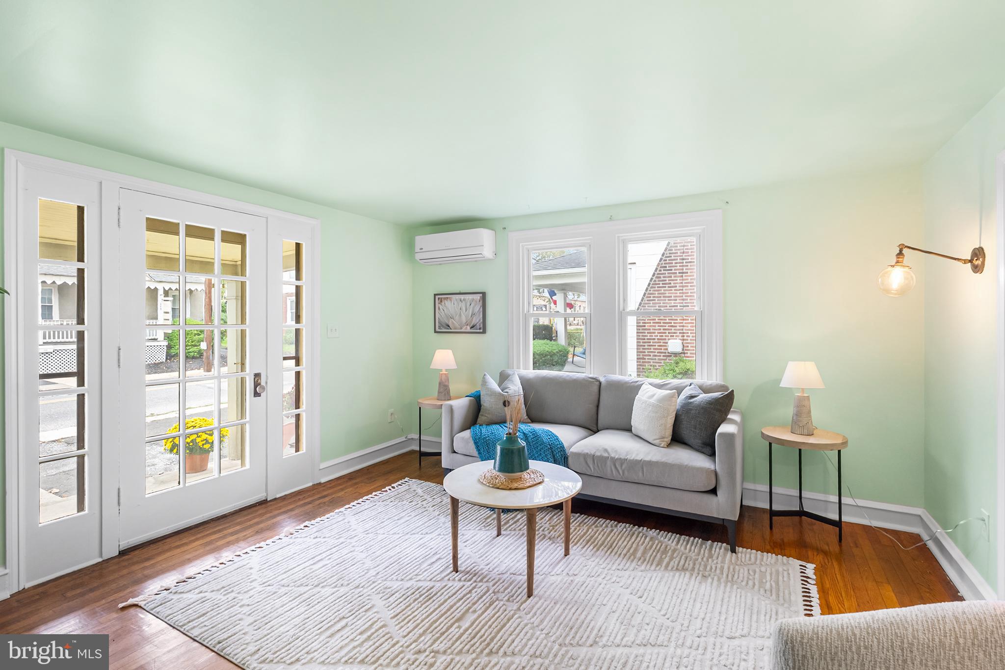 308 W GLENSIDE AVENUE