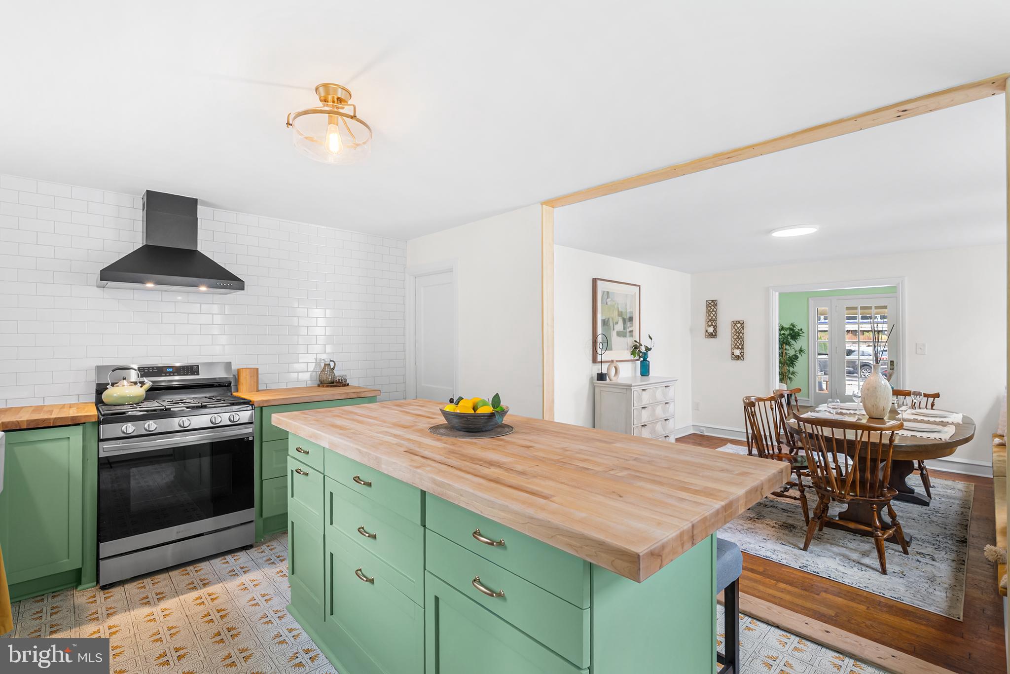 308 W GLENSIDE AVENUE