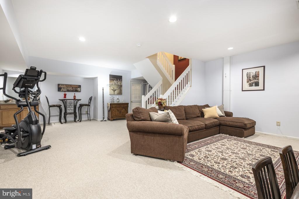 7 PLUM COURT