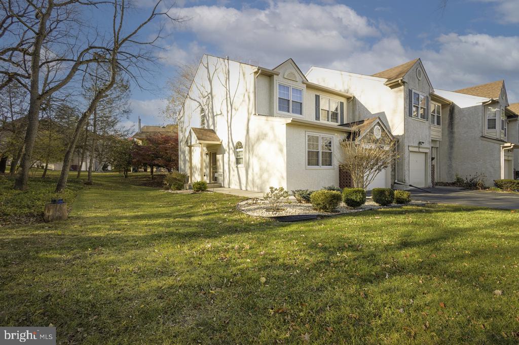 7 PLUM COURT