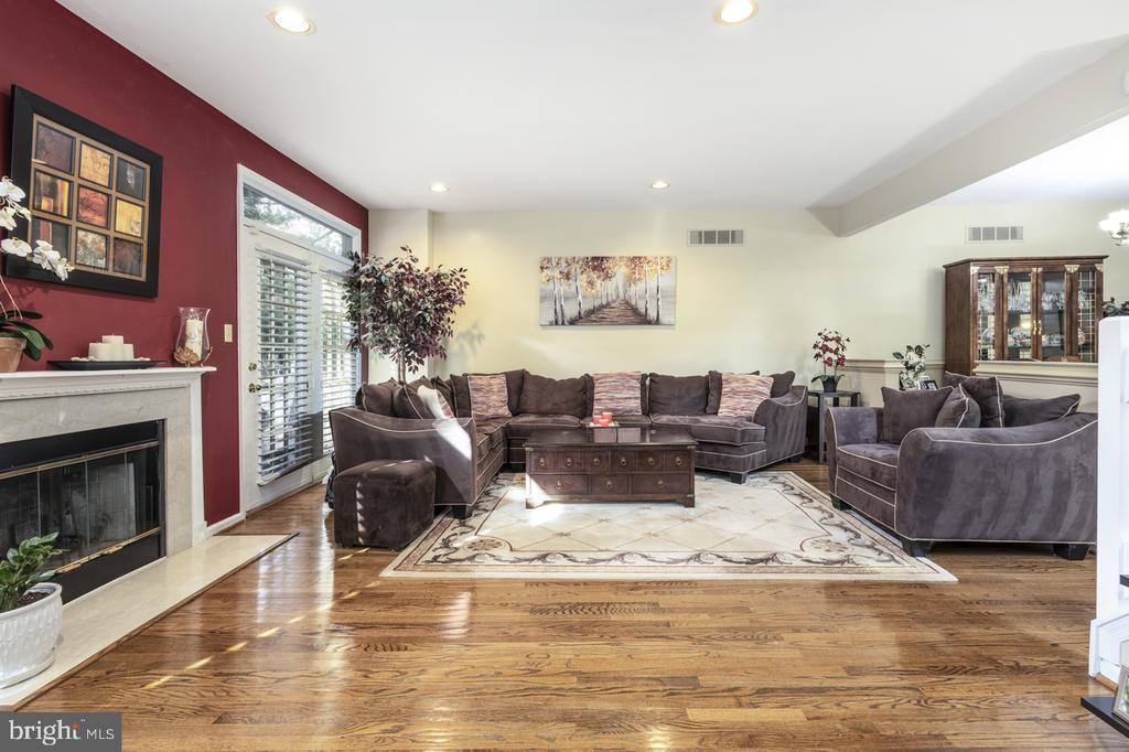 7 PLUM COURT