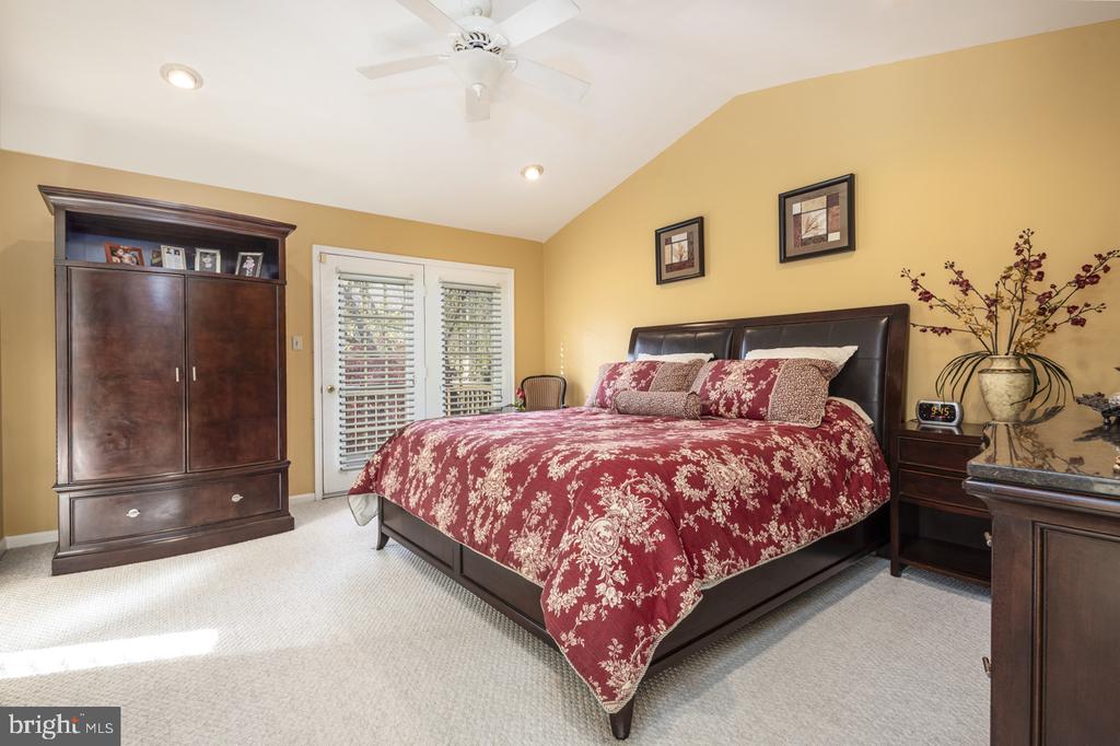 7 PLUM COURT