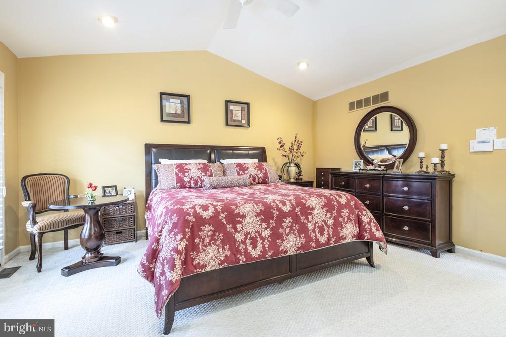 7 PLUM COURT