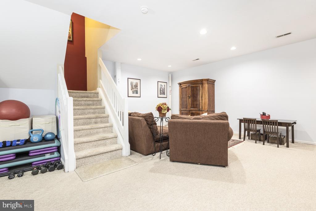 7 PLUM COURT