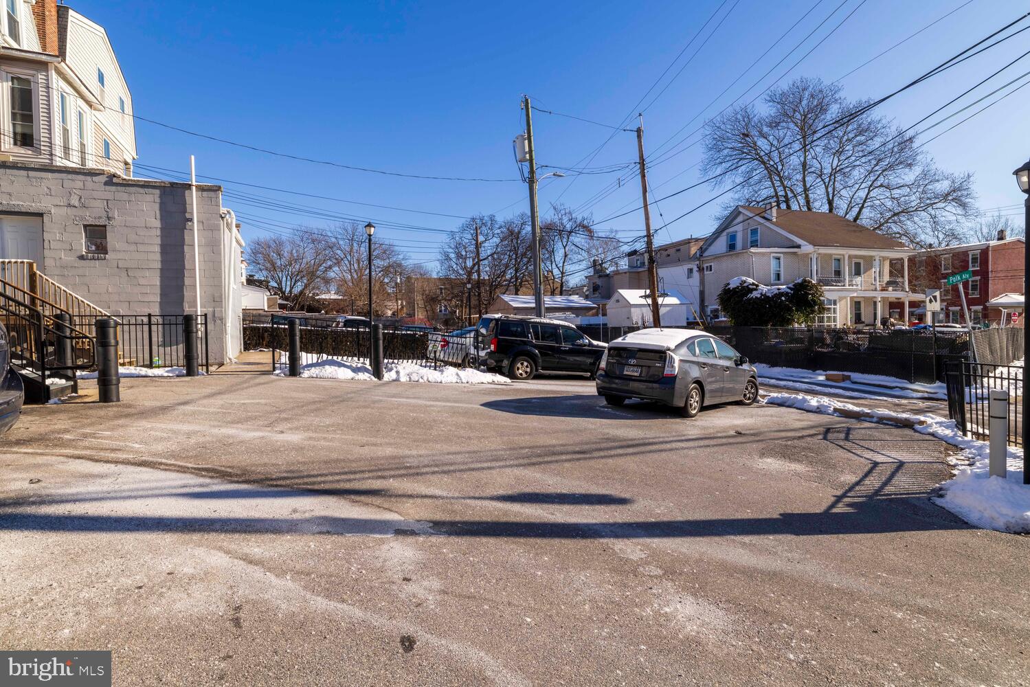 1000 DEKALB STREET 4