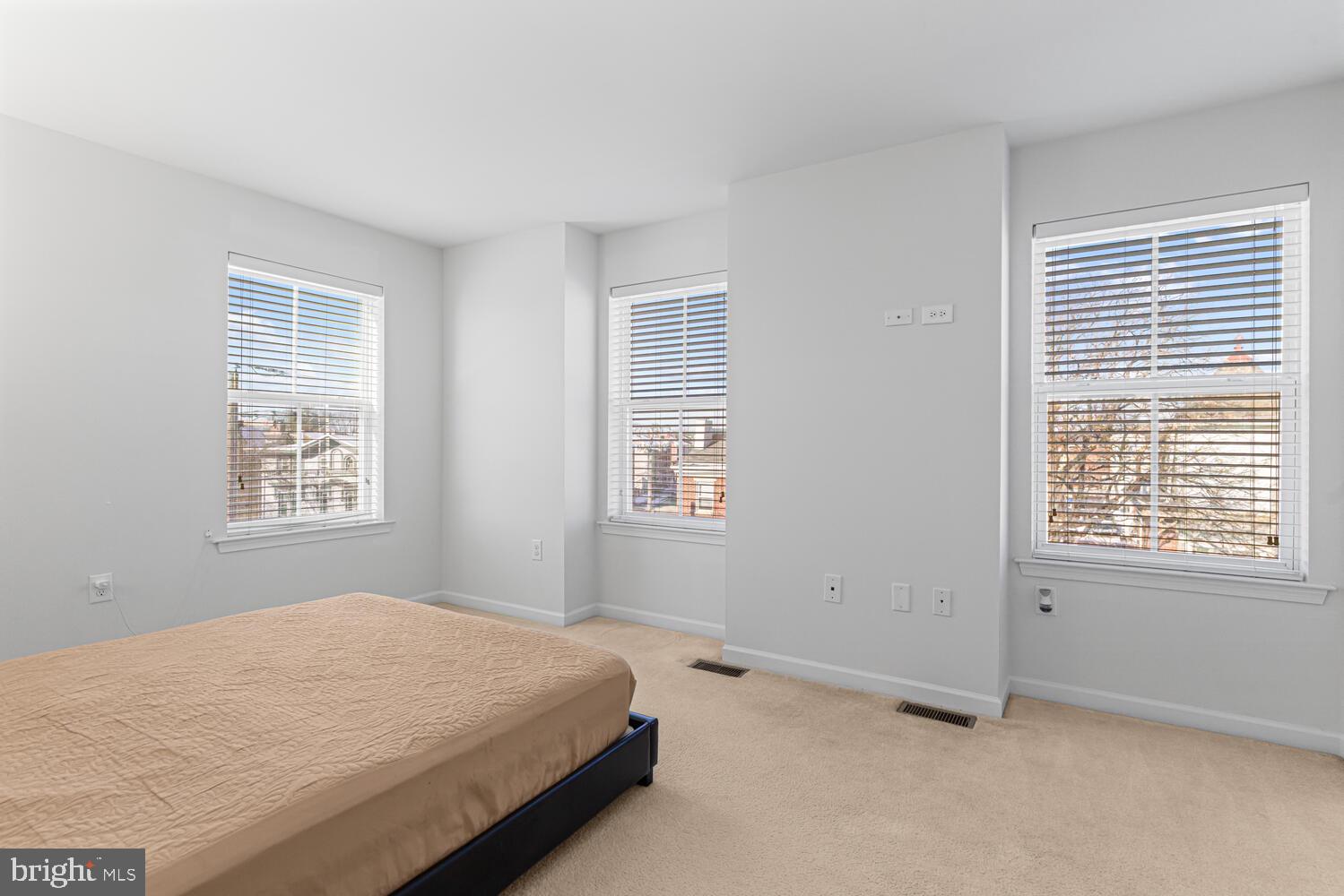 1000 DEKALB STREET 4