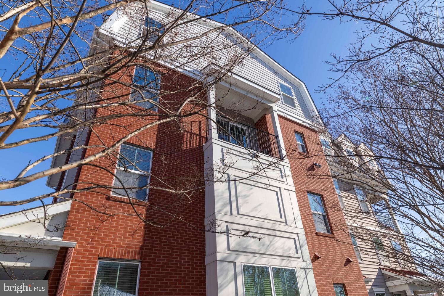 1000 DEKALB STREET 4