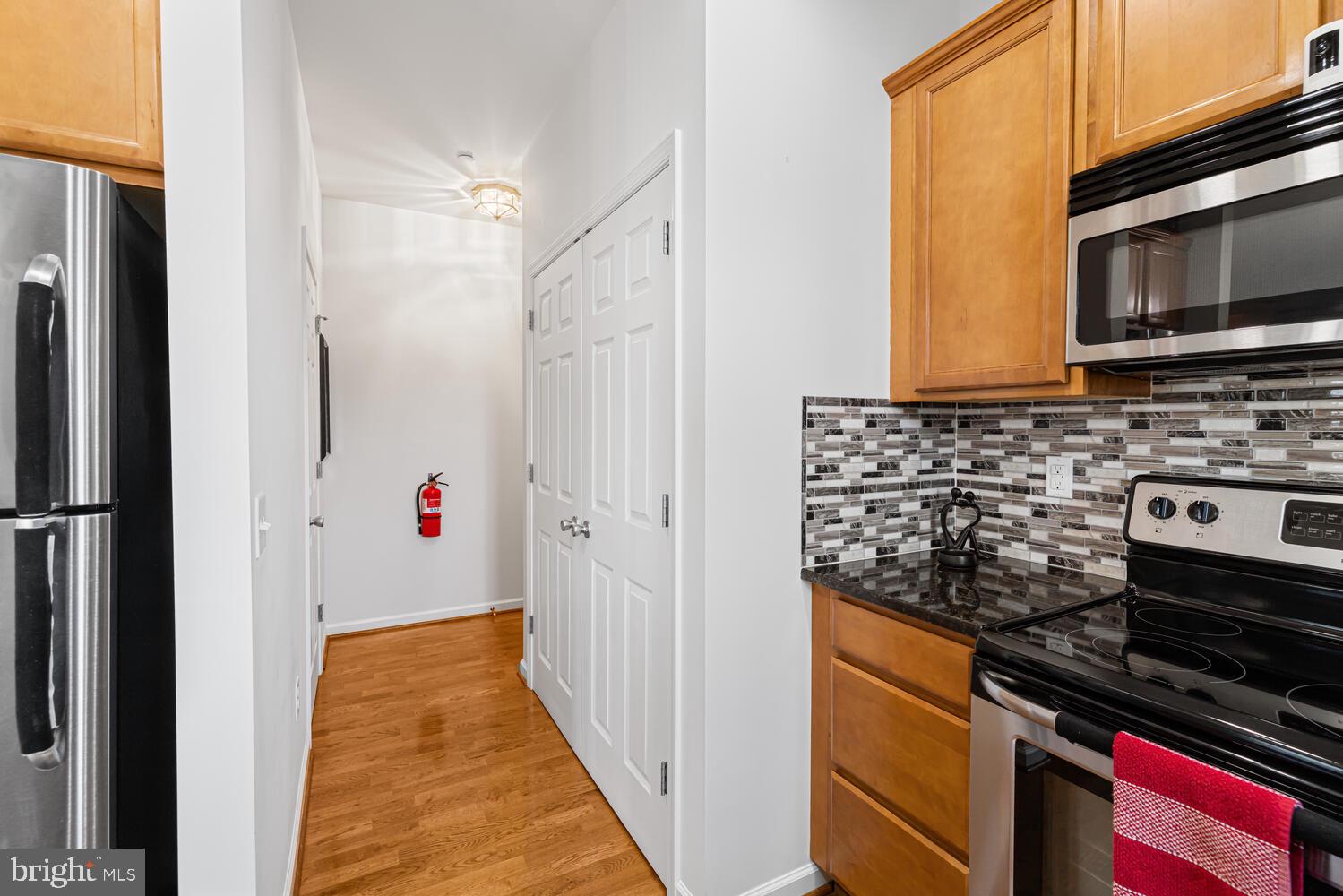 1000 DEKALB STREET 4