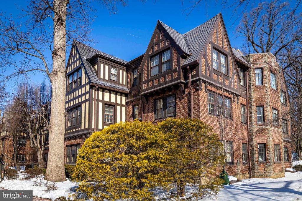 415 CITY AVENUE J-2