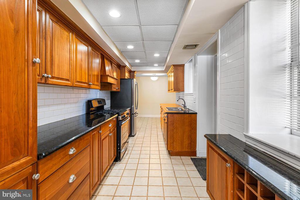415 CITY AVENUE J-2