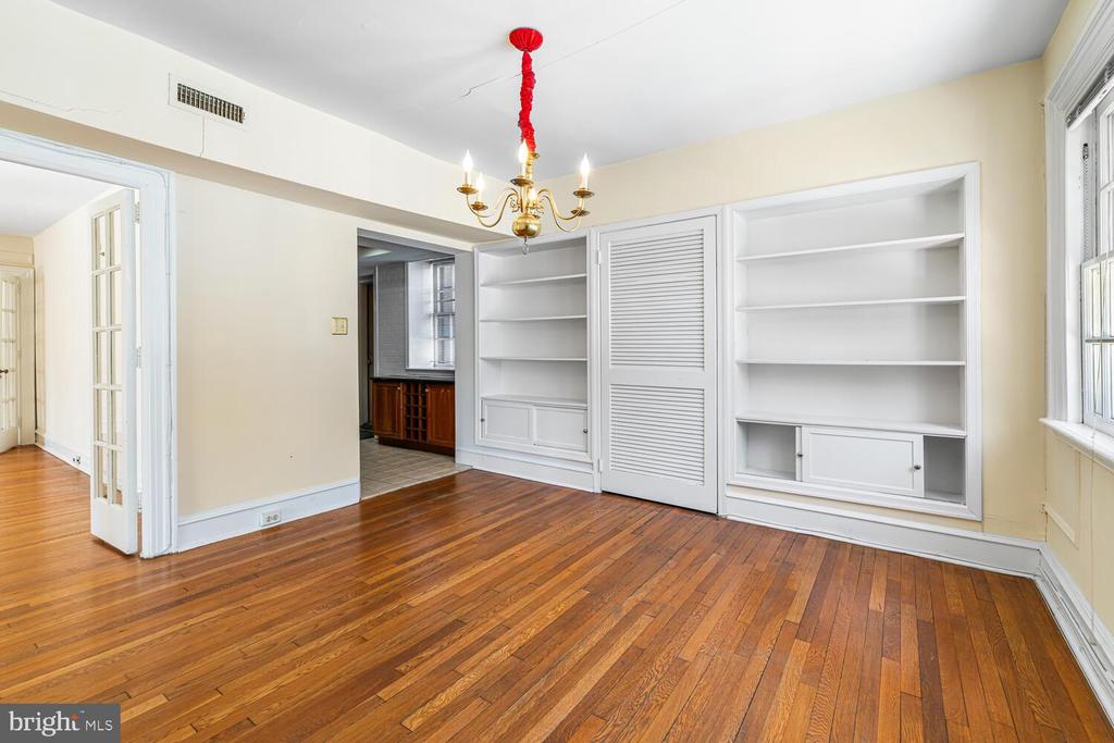 415 CITY AVENUE J-2