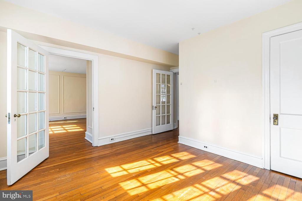 415 CITY AVENUE J-2