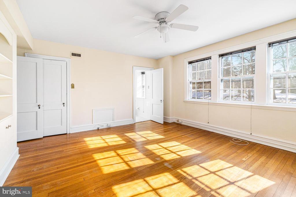415 CITY AVENUE J-2