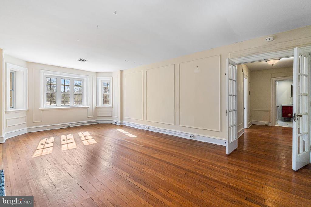 415 CITY AVENUE J-2