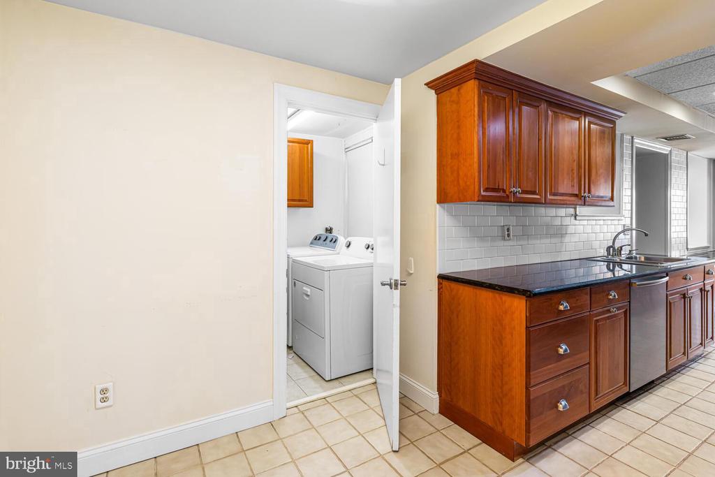 415 CITY AVENUE J-2