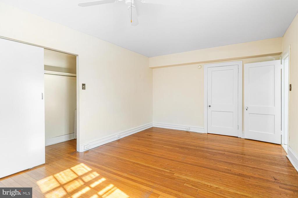 415 CITY AVENUE J-2