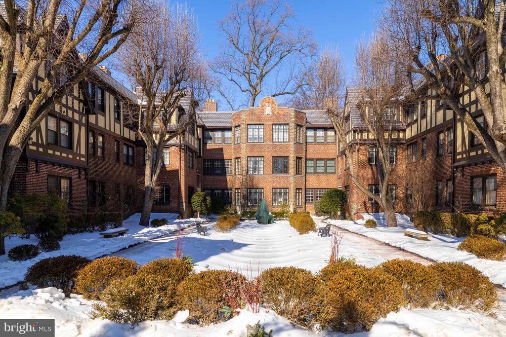 415 CITY AVENUE J-2