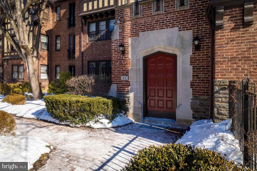 415 CITY AVENUE J-2