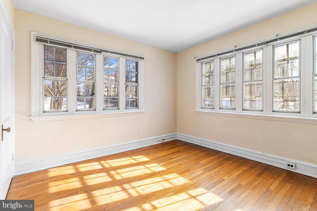 415 CITY AVENUE J-2
