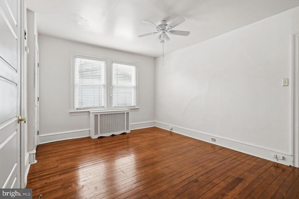 221 S EASTON ROAD