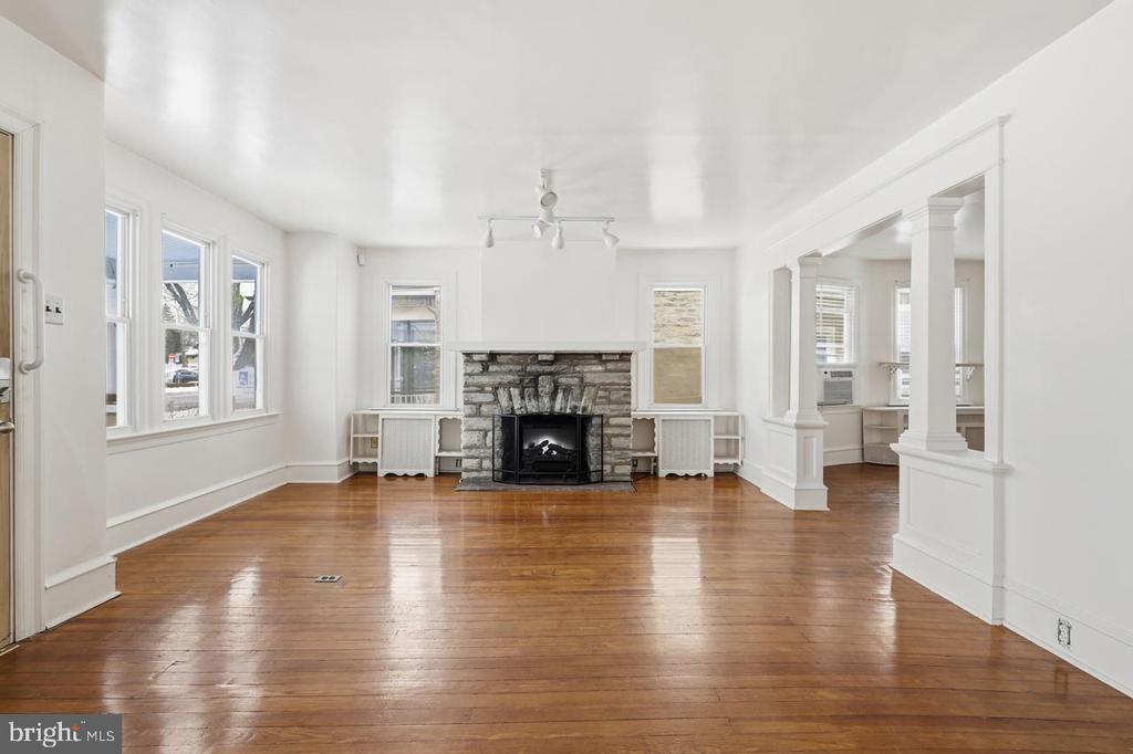 221 S EASTON ROAD