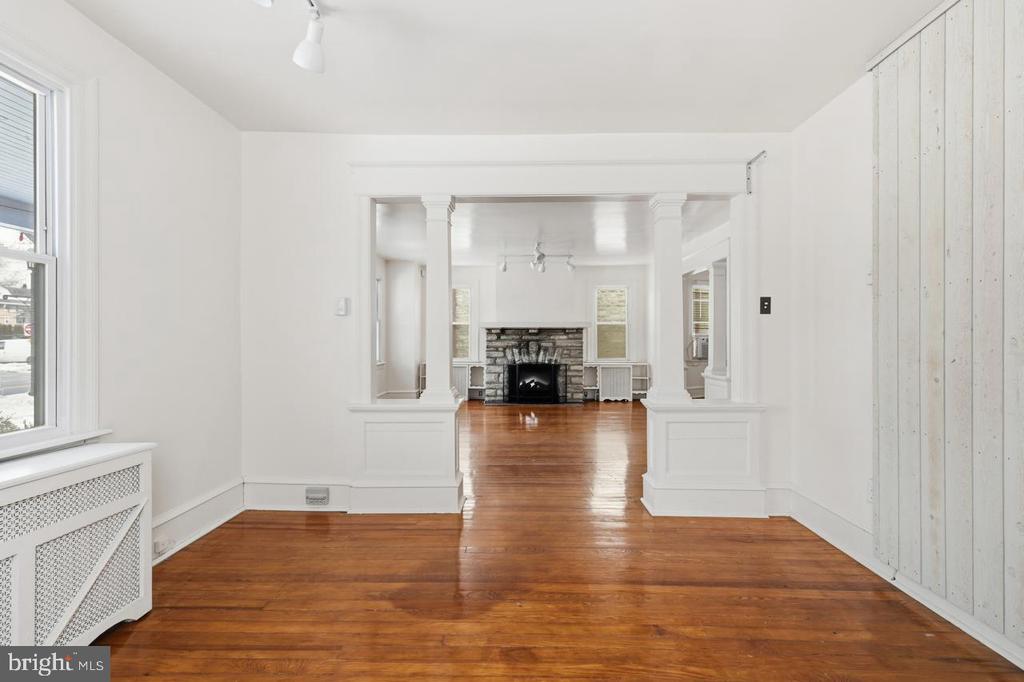 221 S EASTON ROAD