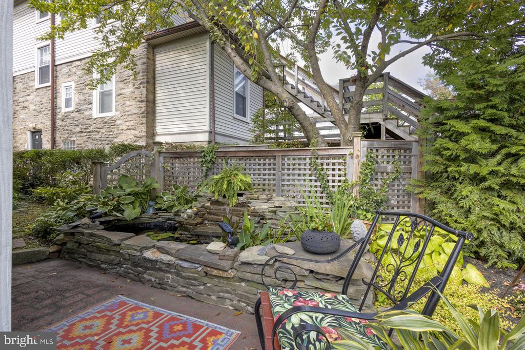 221 S EASTON ROAD