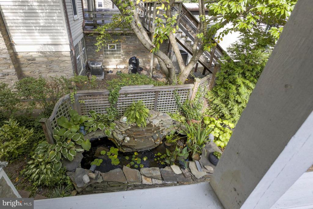 221 S EASTON ROAD