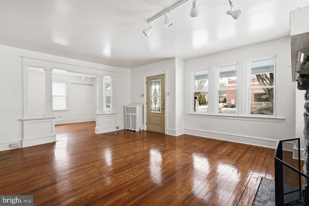 221 S EASTON ROAD