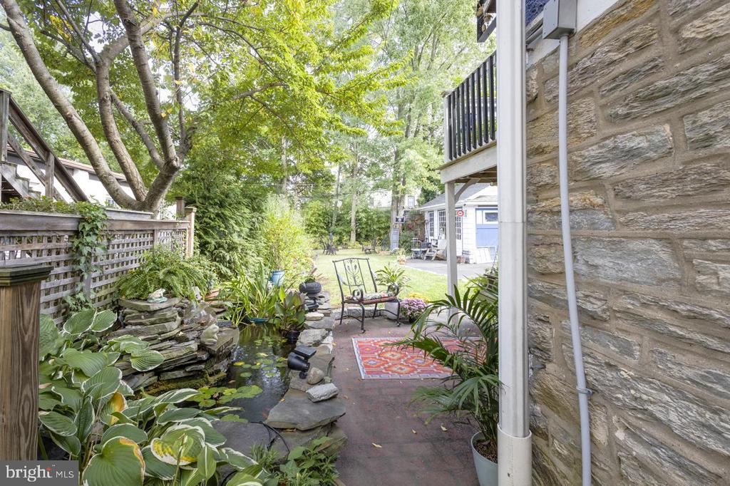 221 S EASTON ROAD