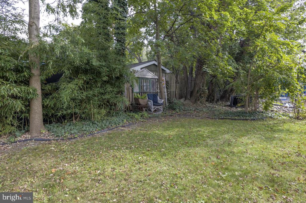 221 S EASTON ROAD