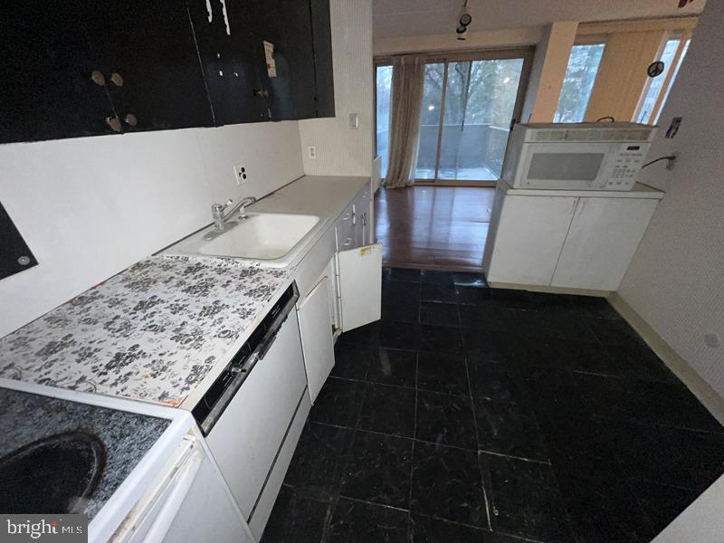 1001 CITY AVENUE E-404