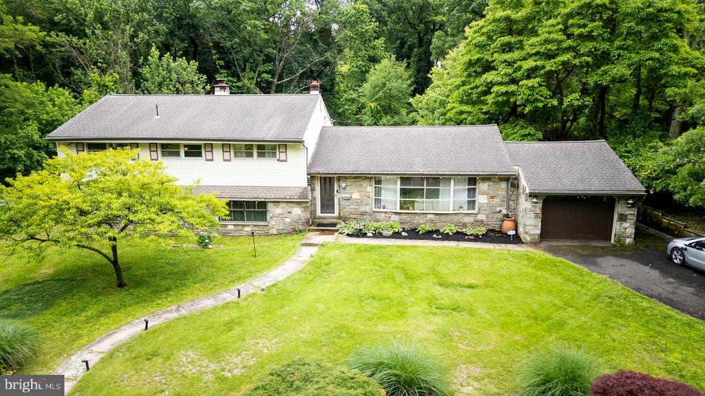 1030 ROCK CREEK DRIVE